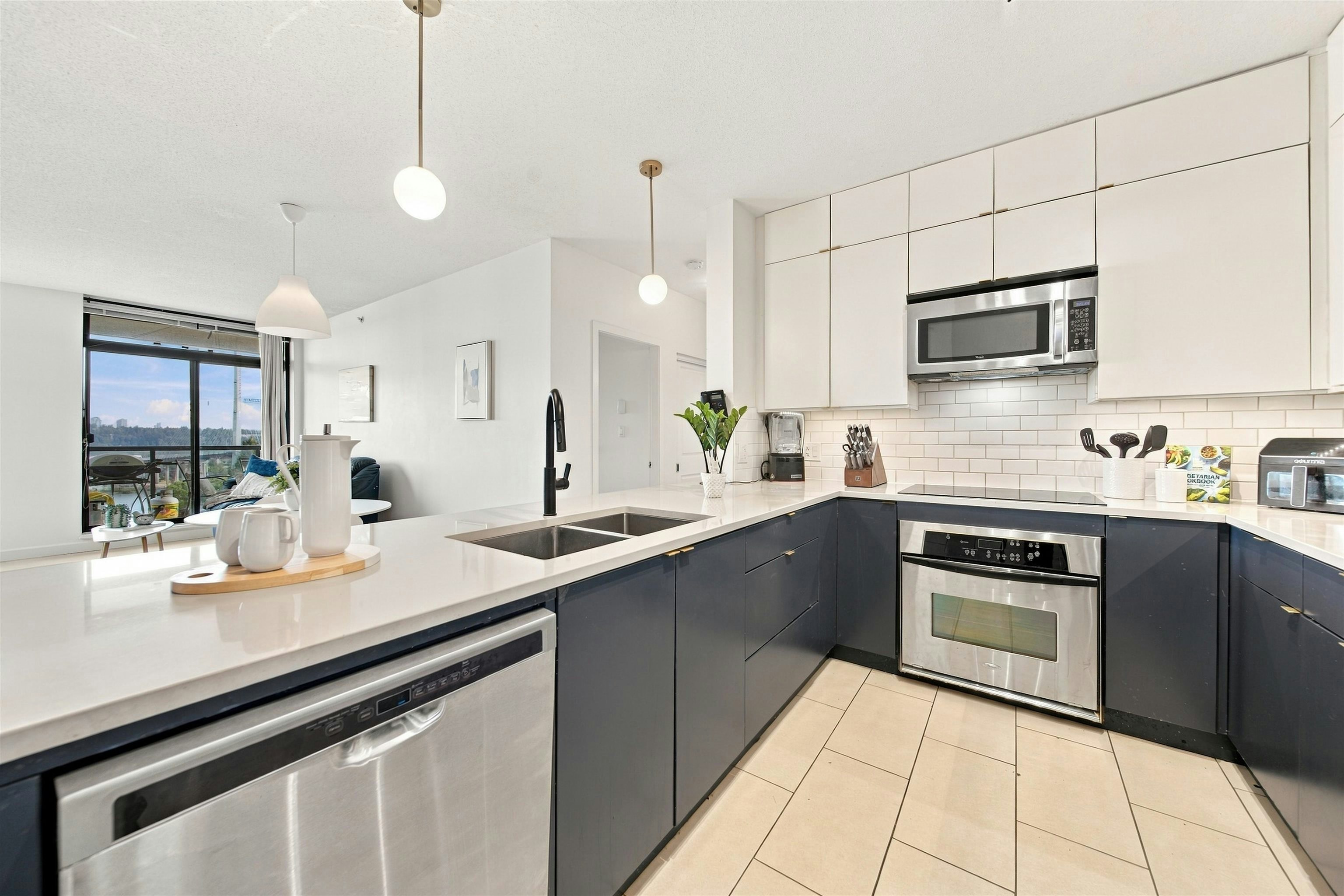 903-15 E Royal Avenue, New Westminster, BC, V3L 0A9 - 8
