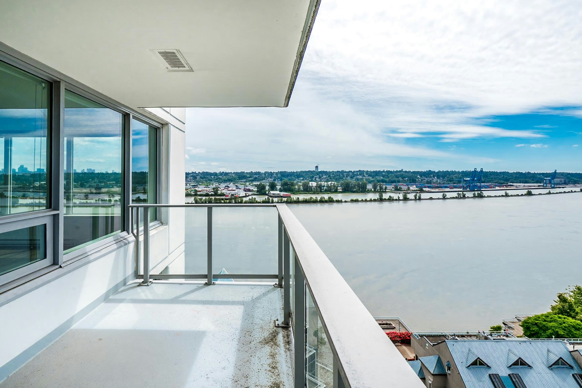 1811-988 Quayside Drive - 2
