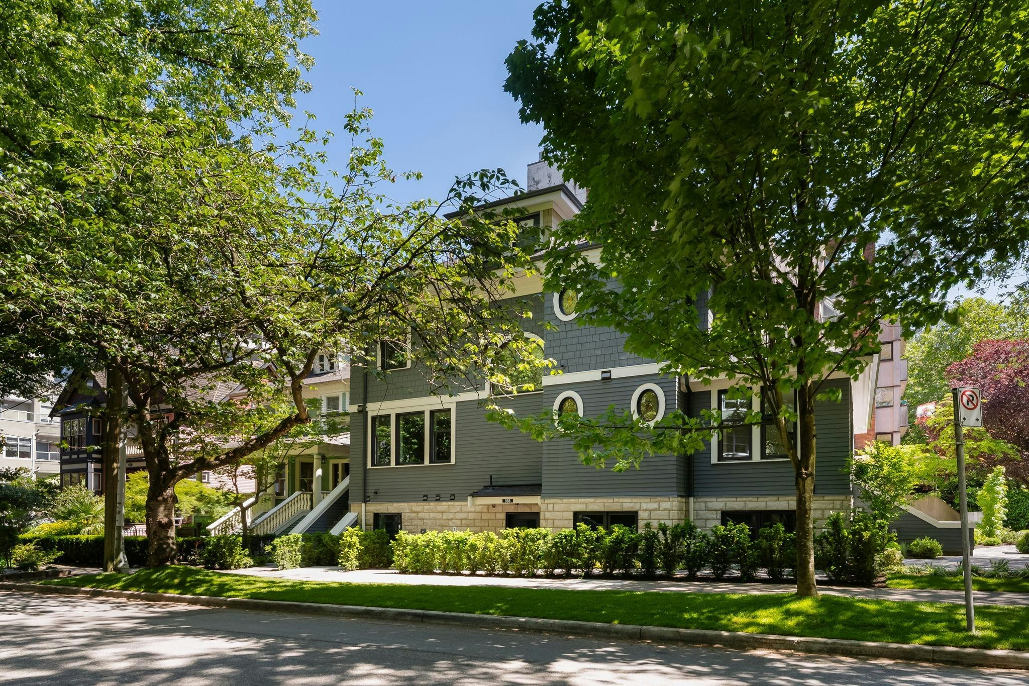 980 Bidwell Street, Vancouver, BC, V6G 1M3