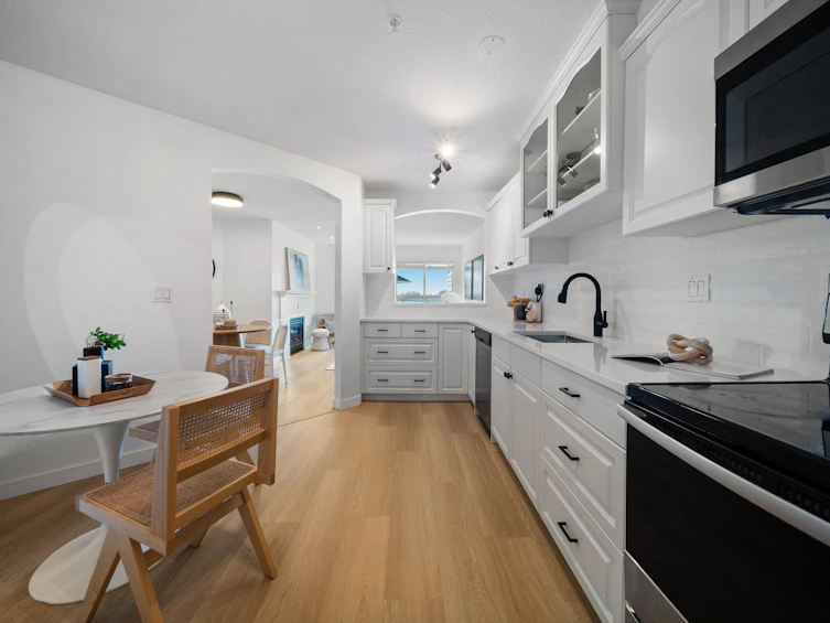 422-12931 Railway Avenue, Richmond, BC, V7E 6M5 - 12