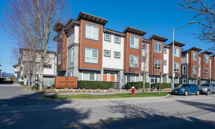 84-10311 River Drive