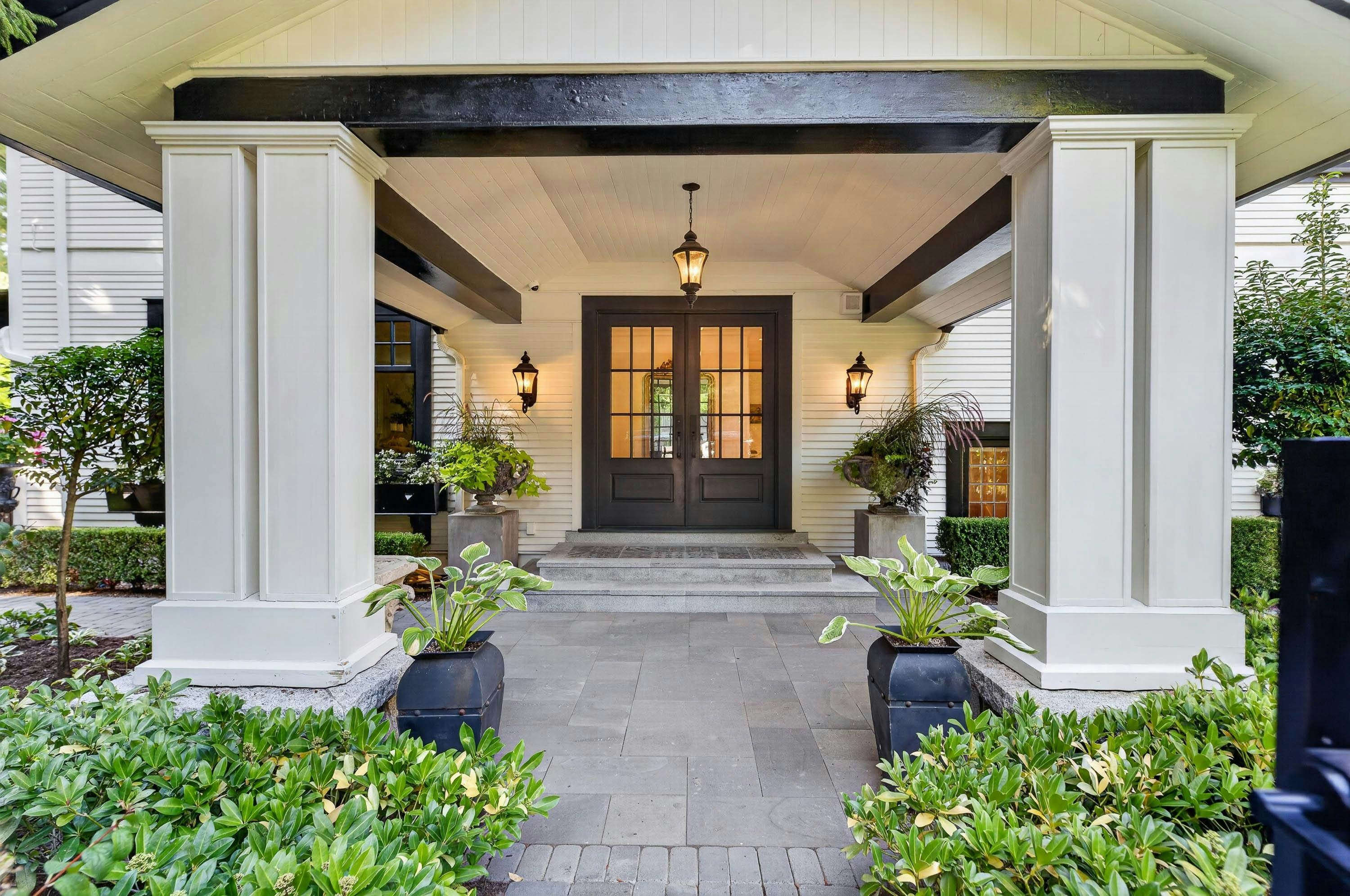 3389 Pine Crescent - 4
