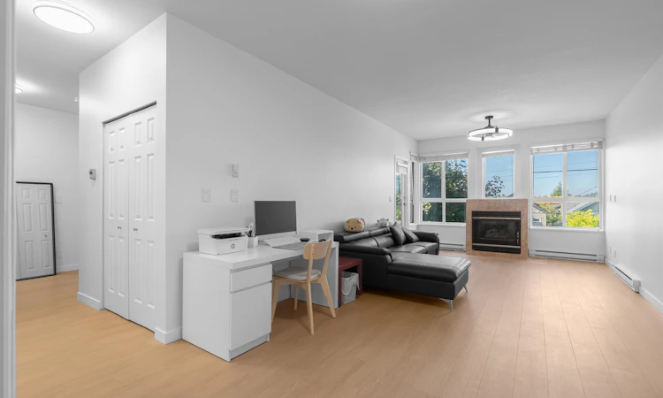 202-7300 Gilbert Road