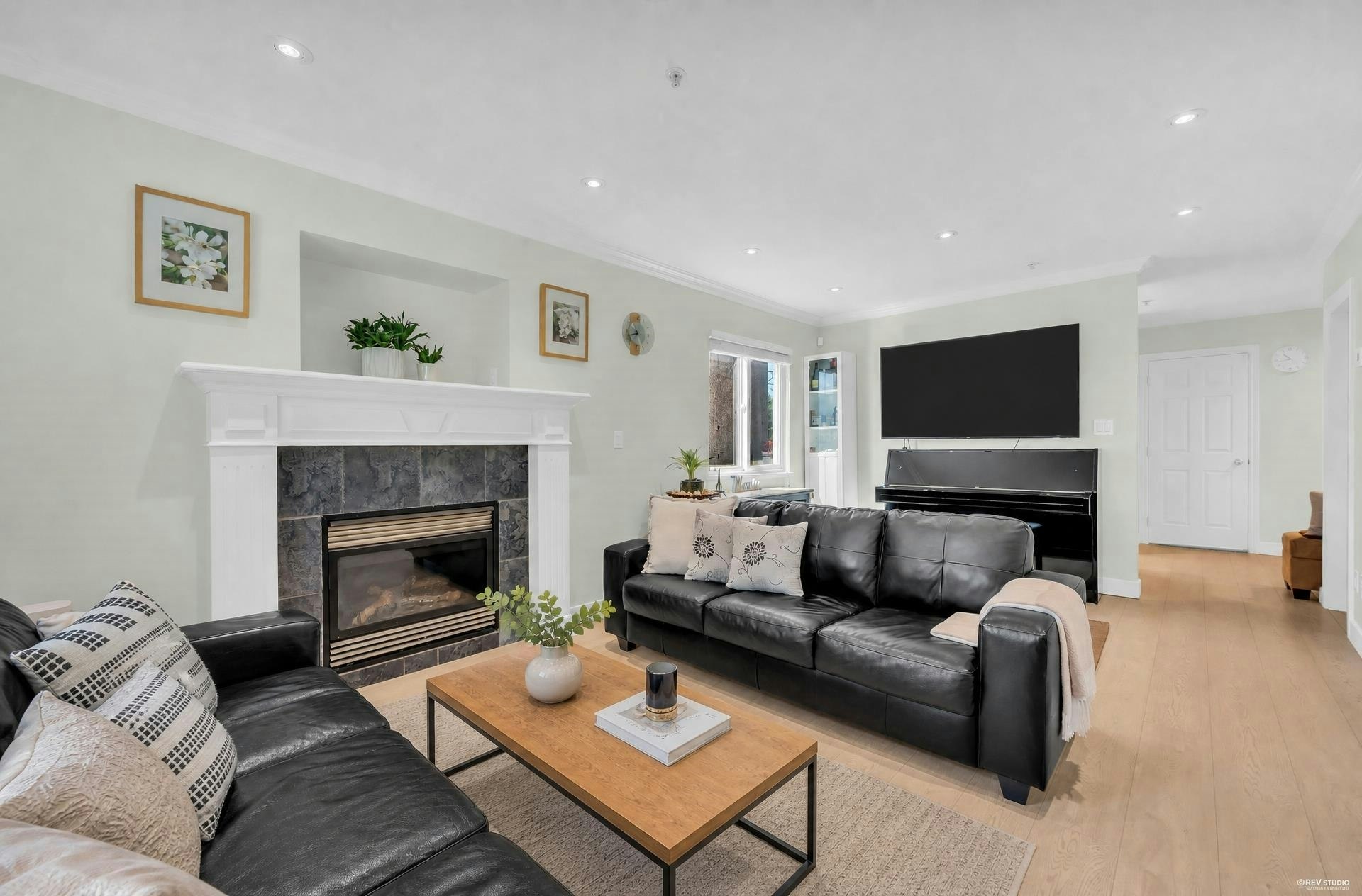 6925 Main Street, Vancouver, BC, V5X 3H6 - 6
