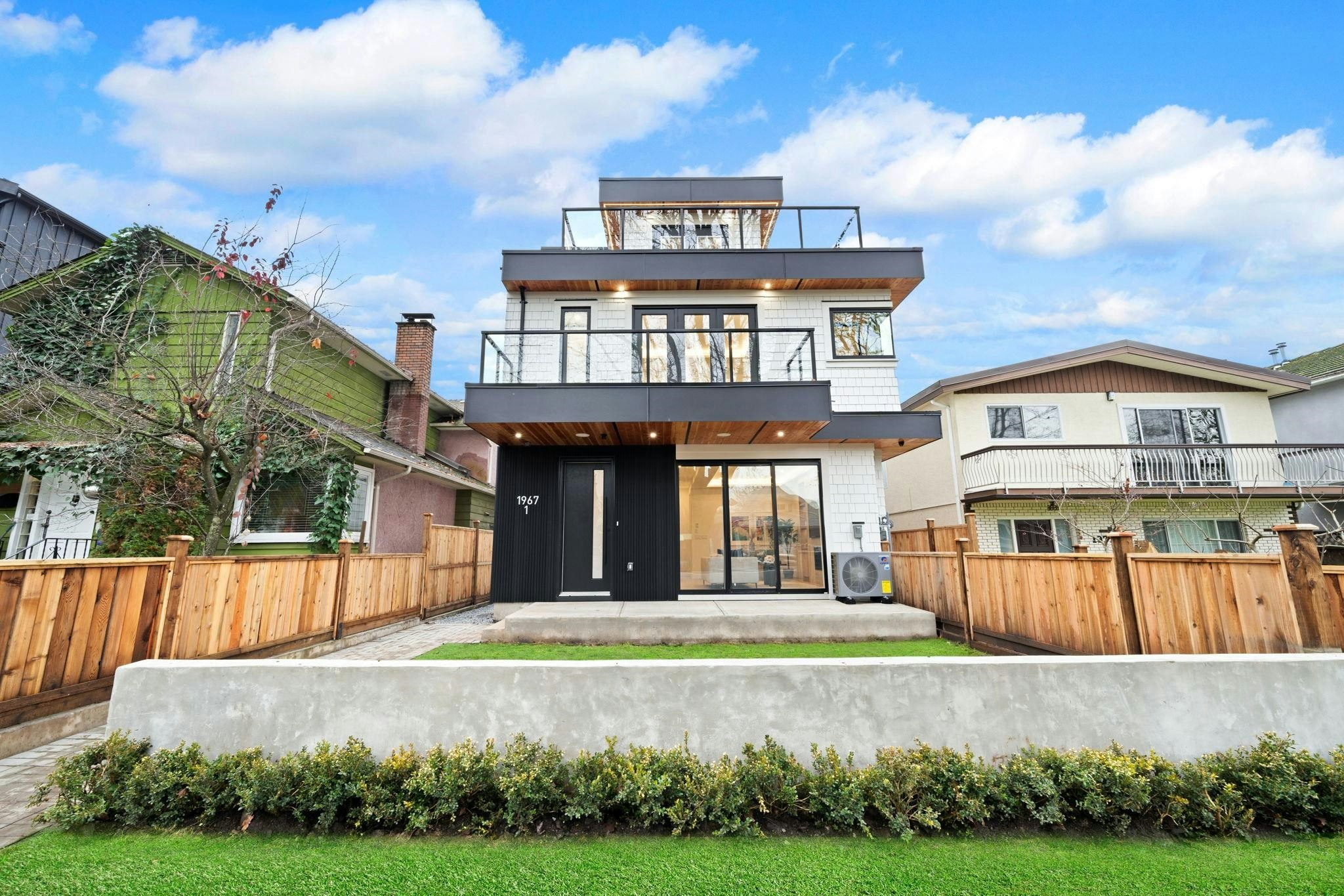 1-1967 E 13th Avenue, Vancouver, BC, V5N 2C3
