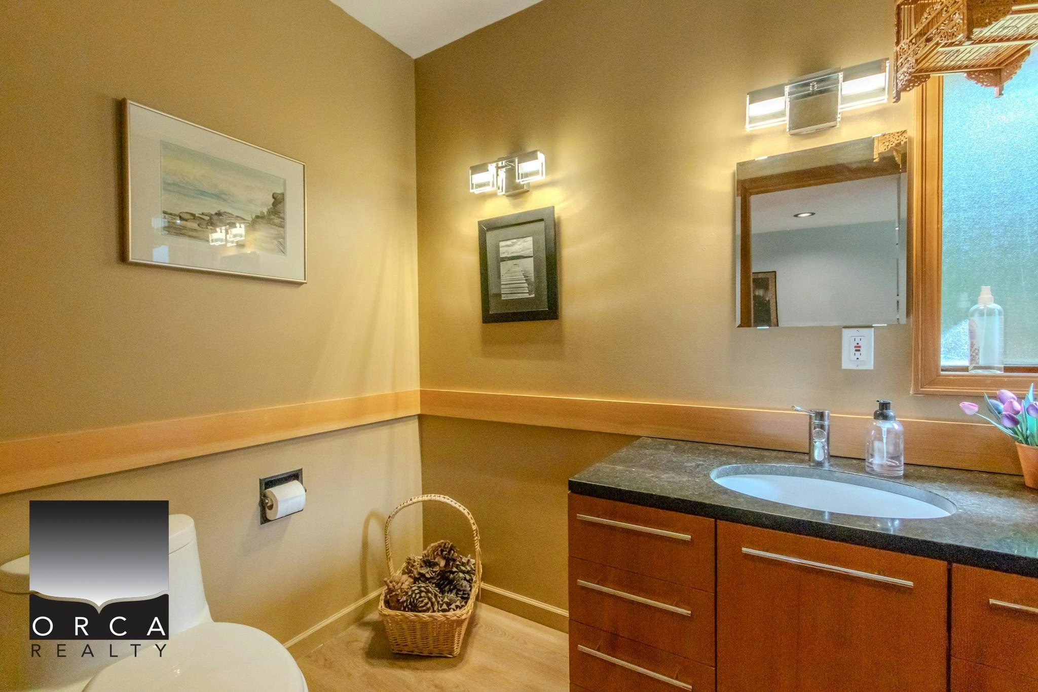496 Melmore Road, Bowen Island, BC, V0N 1G0 - 11