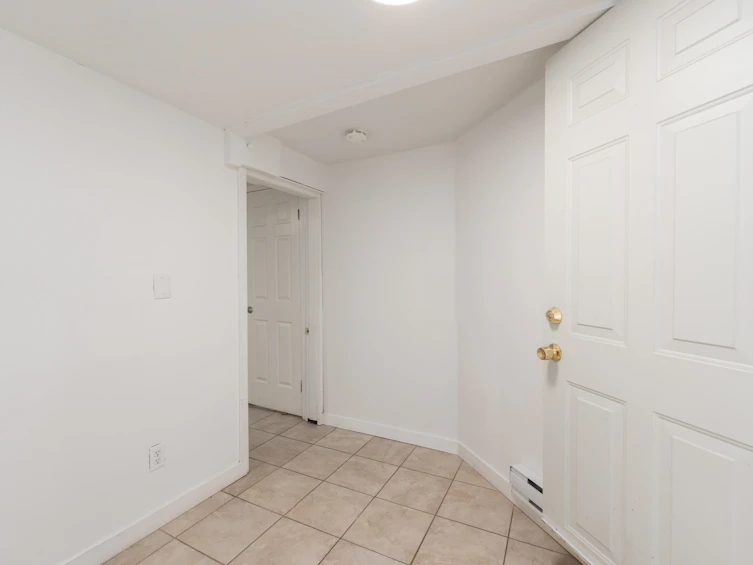 1038 E 51st Avenue, Vancouver, BC, V5X 1E7 - 23