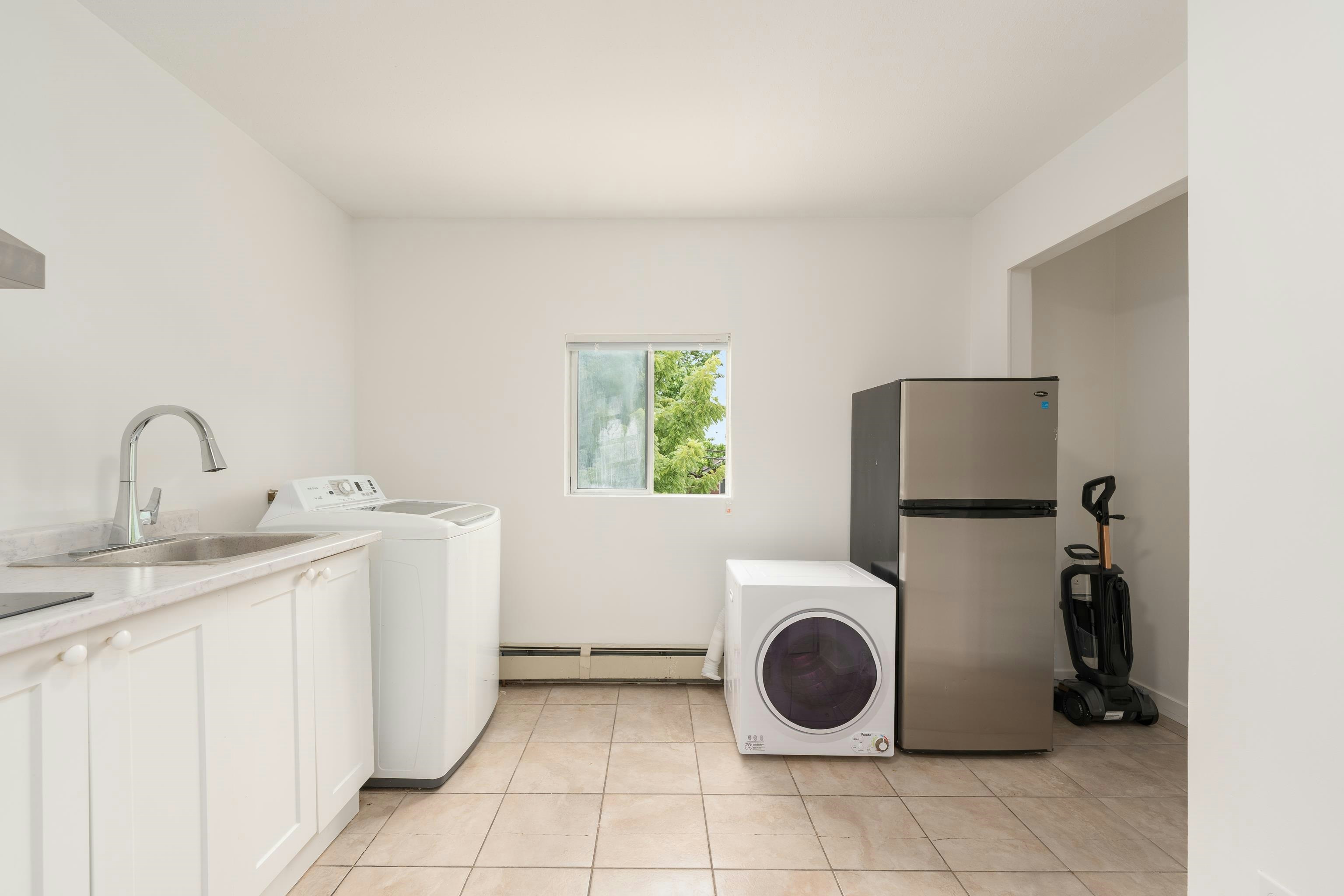 1038 E 51st Avenue, Vancouver, BC, V5X 1E7 - 12