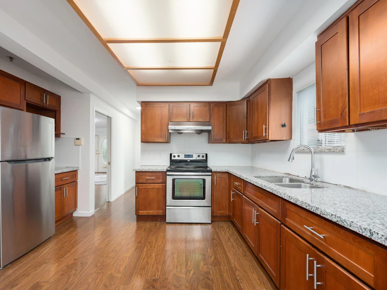 1038 E 51st Avenue, Vancouver, BC, V5X 1E7 - 9