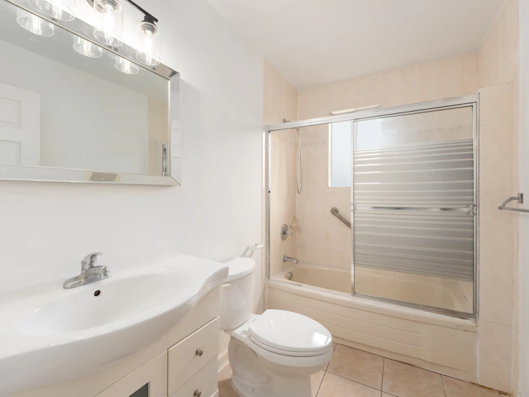 1038 E 51st Avenue, Vancouver, BC, V5X 1E7 - 13