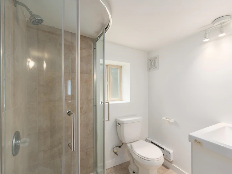 1038 E 51st Avenue, Vancouver, BC, V5X 1E7 - 20