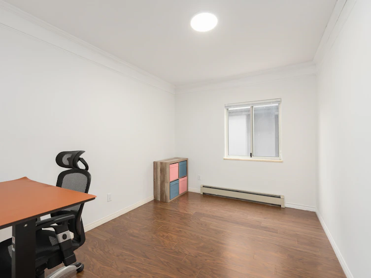 1038 E 51st Avenue, Vancouver, BC, V5X 1E7 - 4