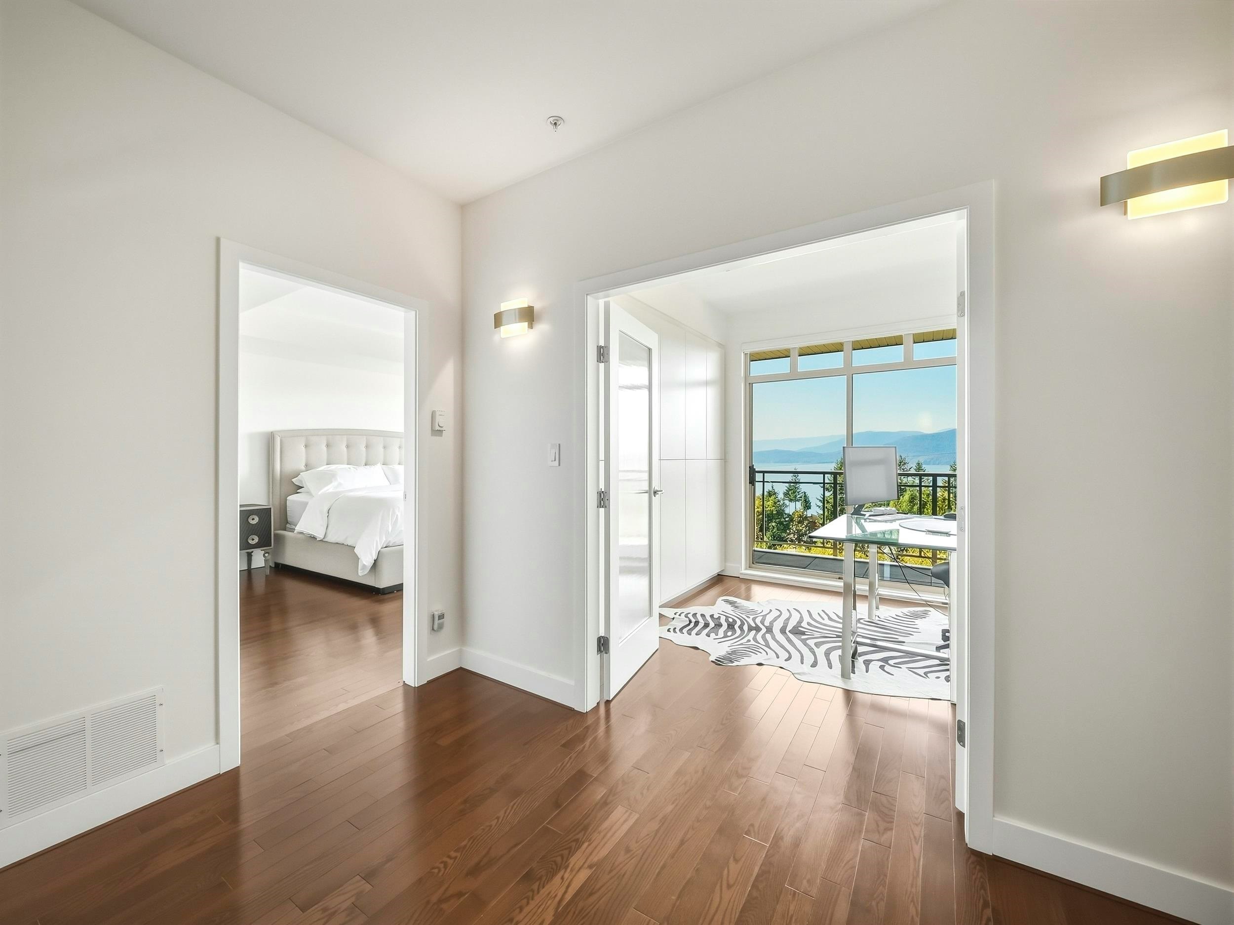 8547 Seascape Court, West Vancouver, BC, V7W 3J7 - 27