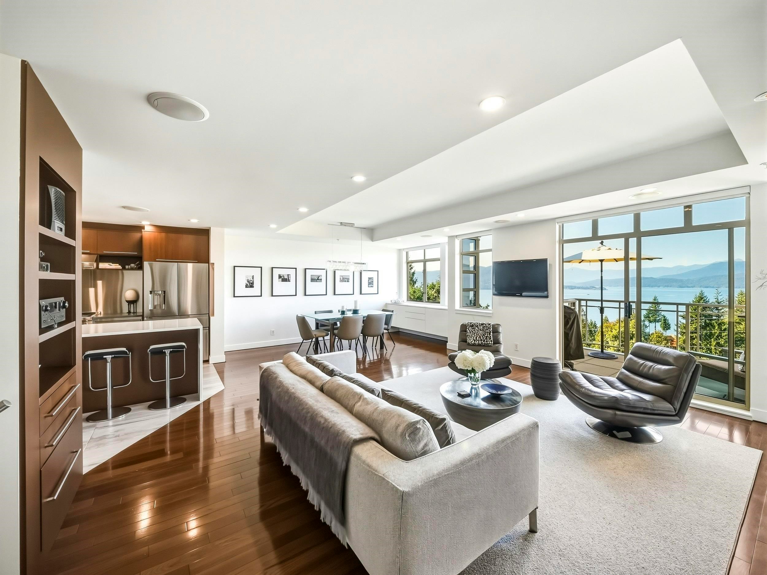 8547 Seascape Court, West Vancouver, BC, V7W 3J7 - 11