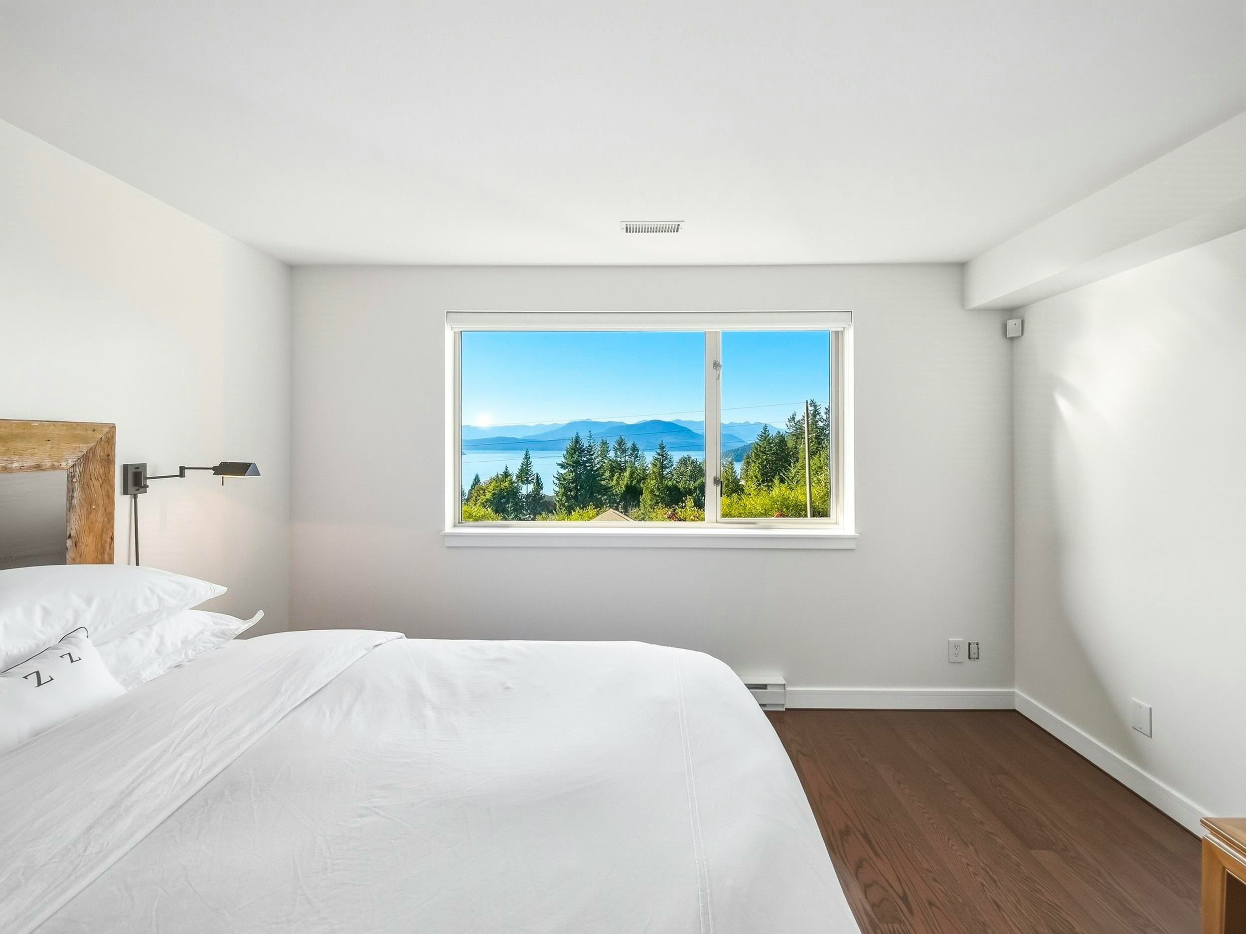 8547 Seascape Court, West Vancouver, BC, V7W 3J7 - 24