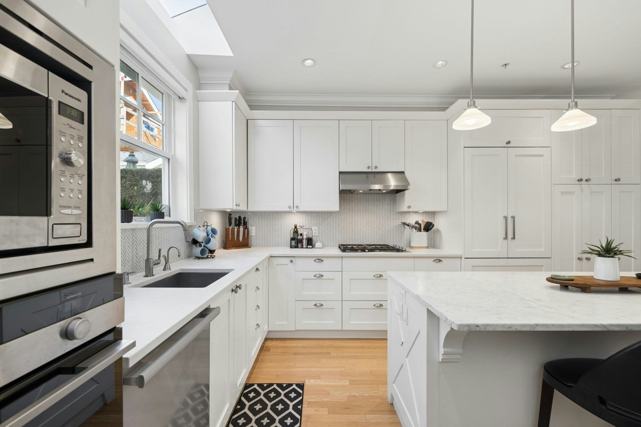 2015 Esquimalt Avenue, West Vancouver, BC, V7V 1S3 - 17