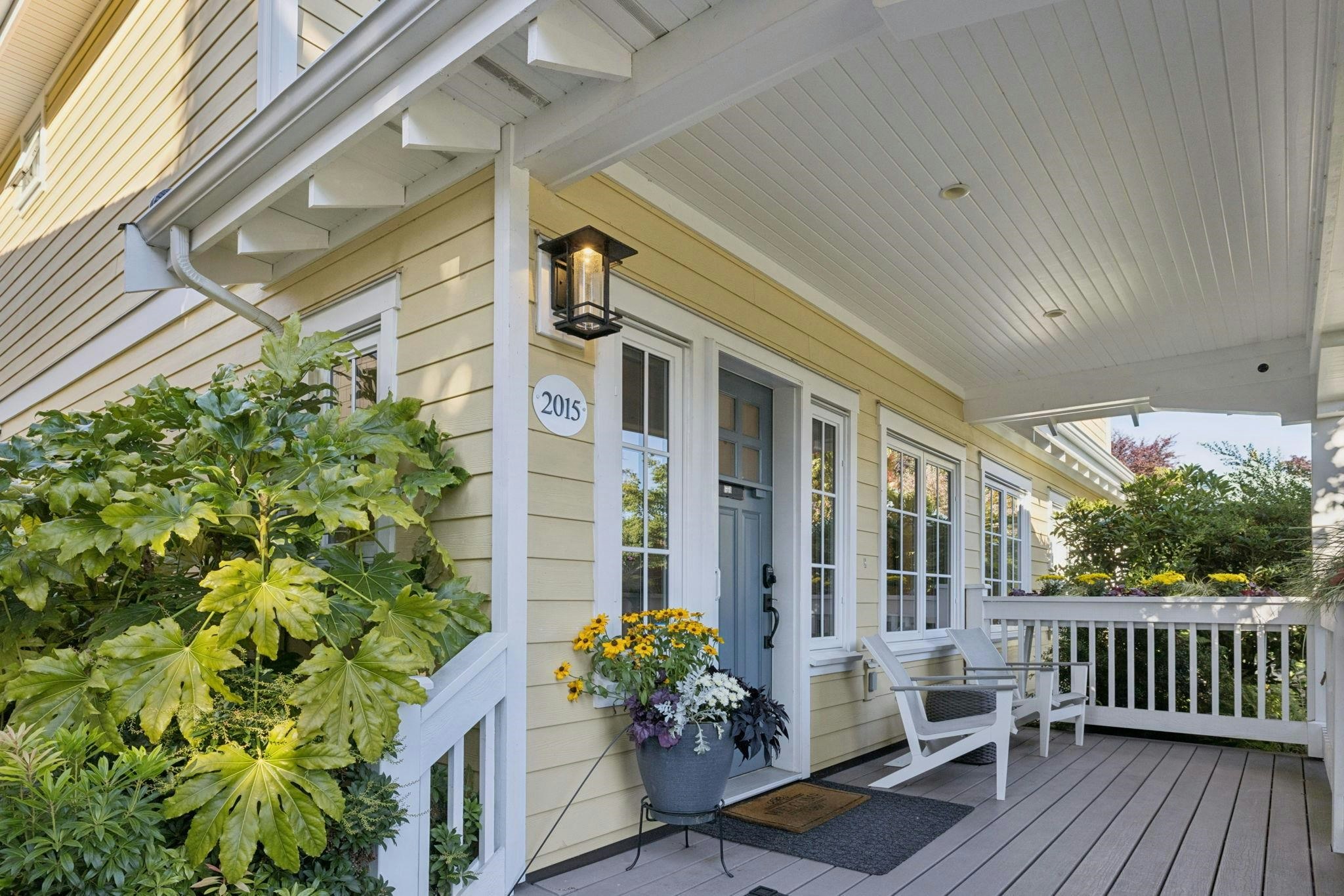 2015 Esquimalt Avenue - 2