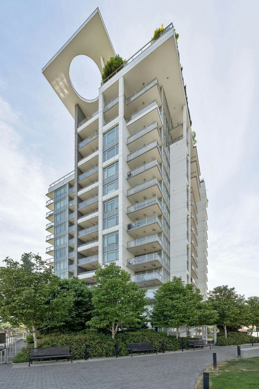 602-200 Nelson's Crescent, New Westminster, BC, V3L 0H4