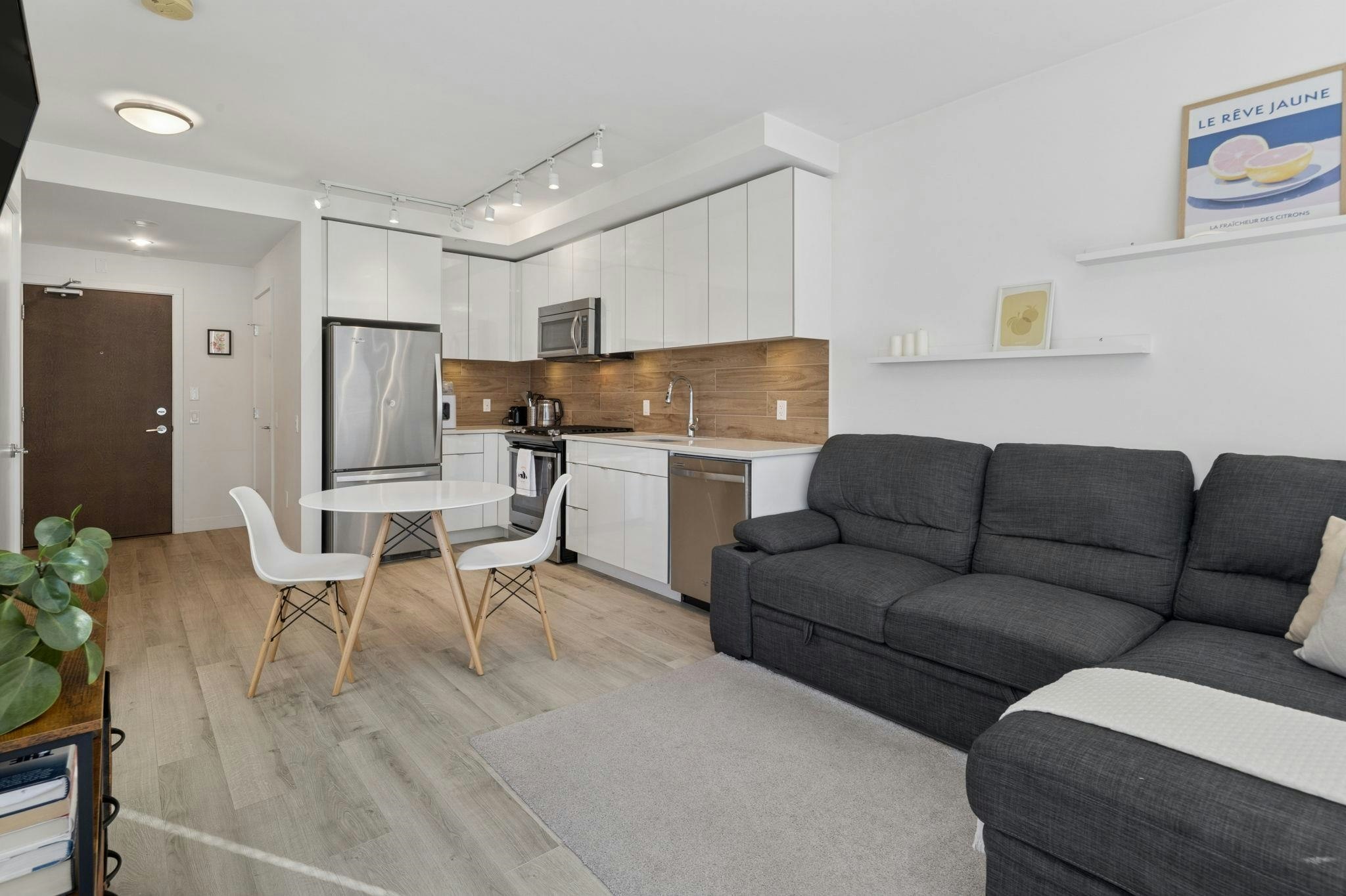 602-200 Nelson's Crescent - 5