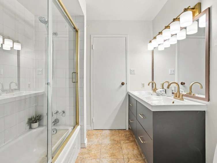 8-9151 Forest Grove Drive, Burnaby, BC, V5A 3Z5 - 25