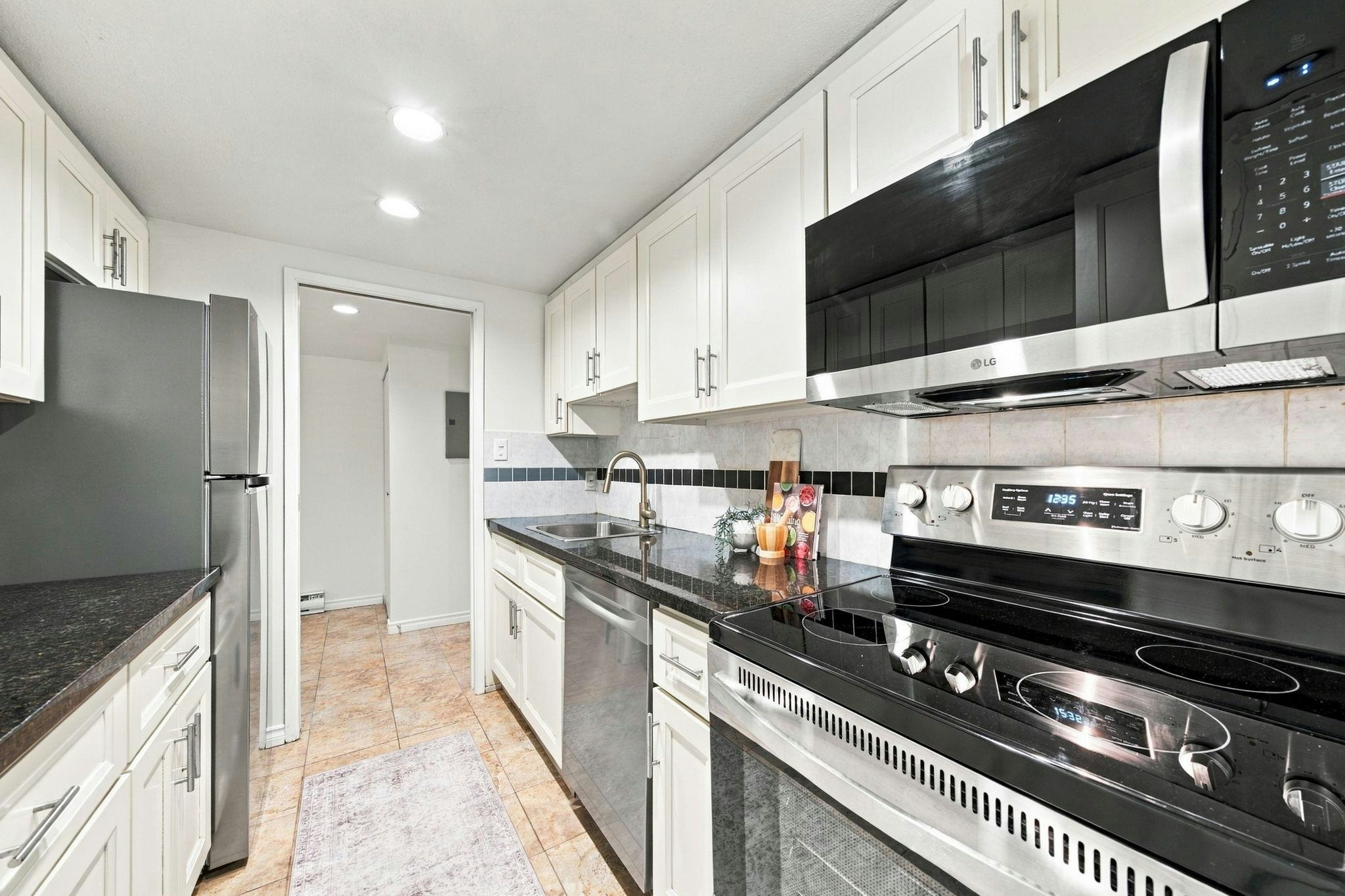 8-9151 Forest Grove Drive, Burnaby, BC, V5A 3Z5 - 11