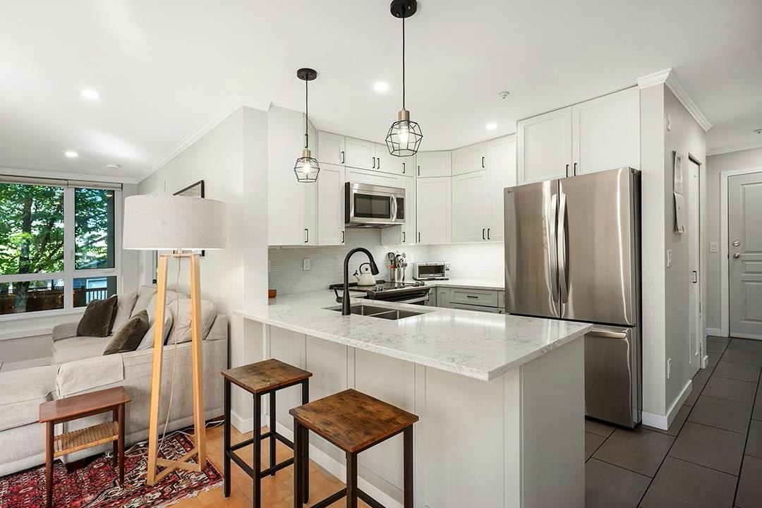 203-3235 W 4th Avenue, Vancouver, BC, V6K 1R8