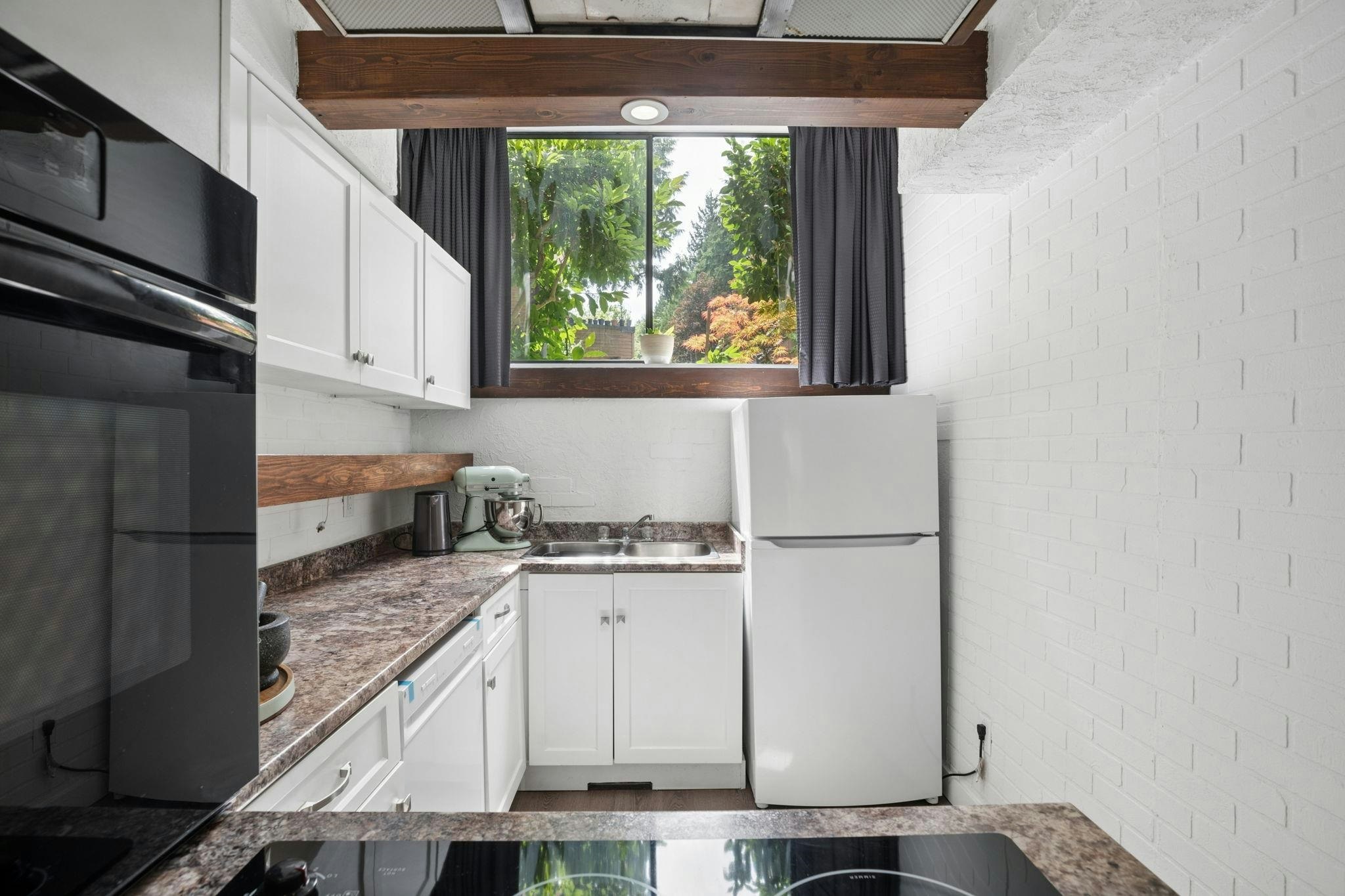520 Cardiff Way, Port Moody, BC, V3H 3T3 - 2