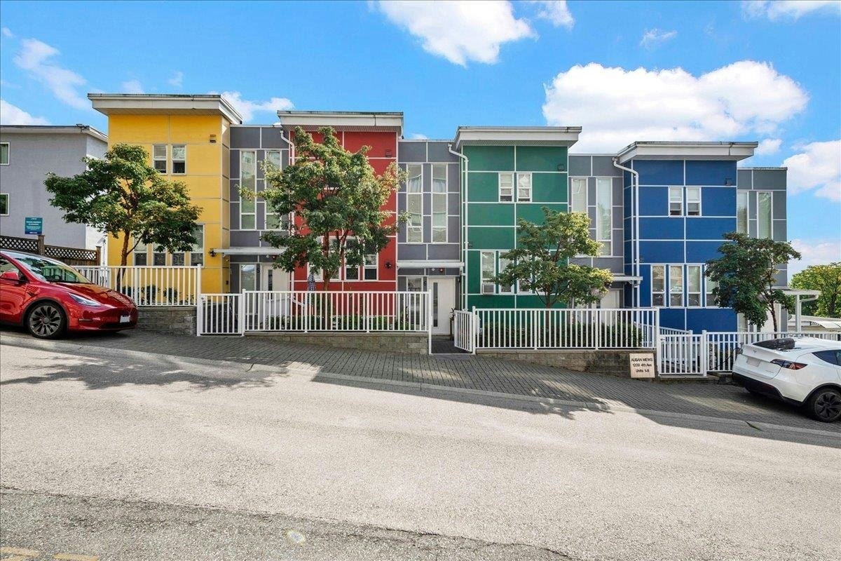 6-1209 Fourth Avenue, New Westminster, BC, V3M 1T8