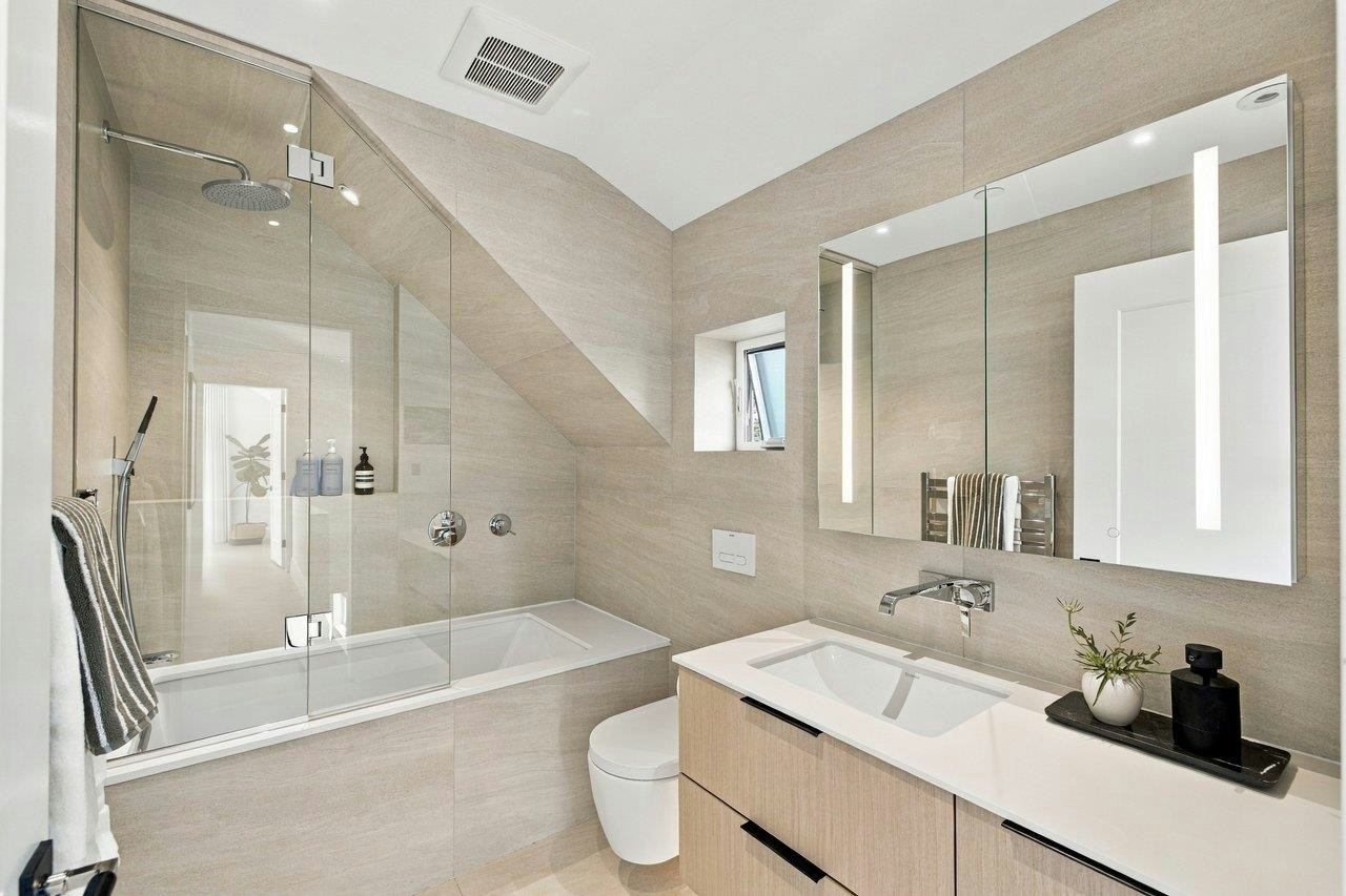 279 E 18th Avenue, Vancouver, BC, V5V 1E5 - 26
