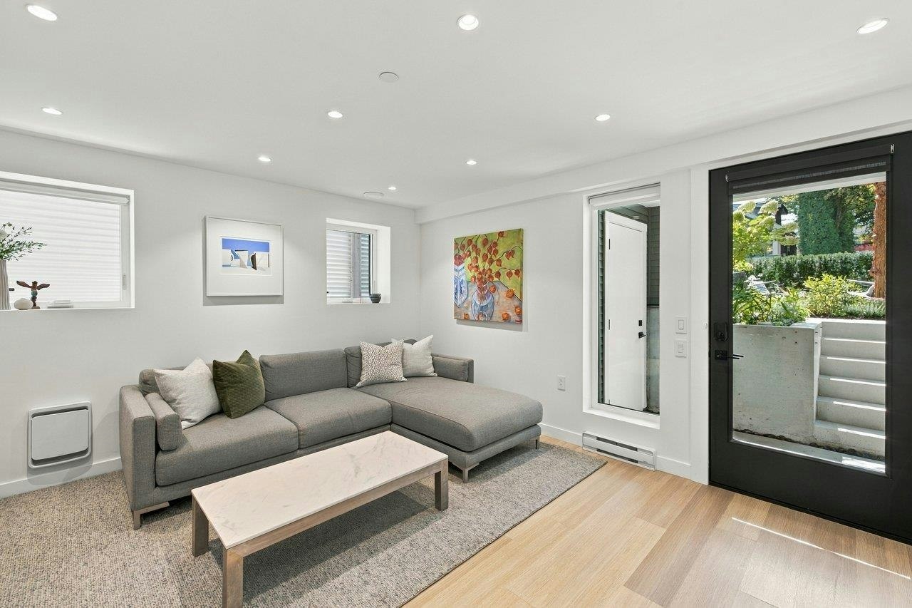 279 E 18th Avenue, Vancouver, BC, V5V 1E5 - 31
