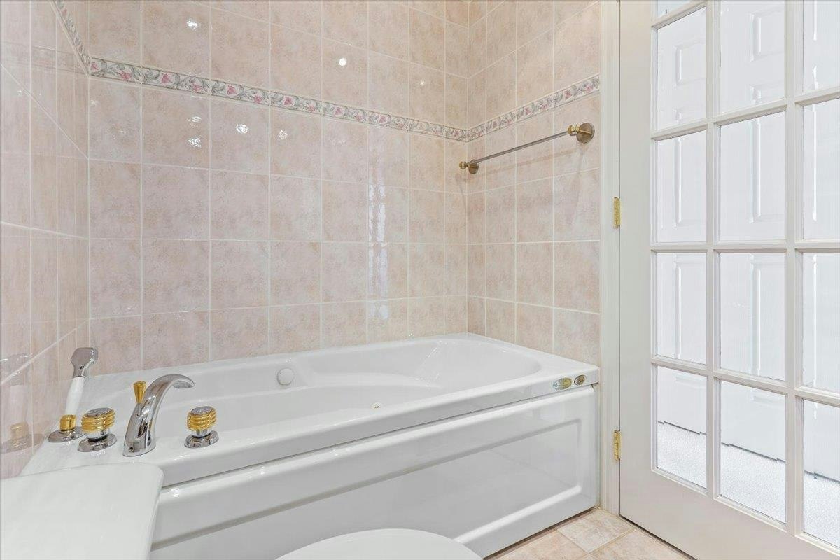 1601-1995 Beach Avenue, Vancouver, BC, V6G 2Y3 - 25