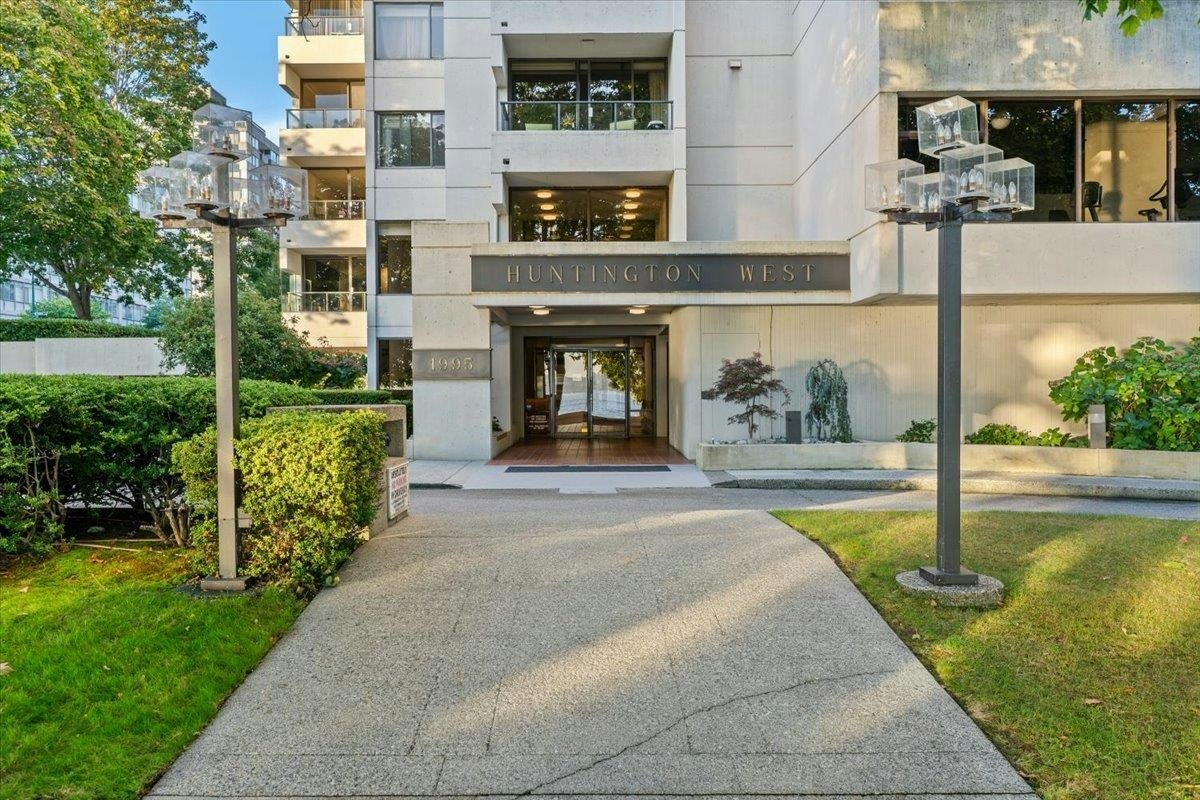 1601-1995 Beach Avenue, Vancouver, BC, V6G 2Y3 - 36