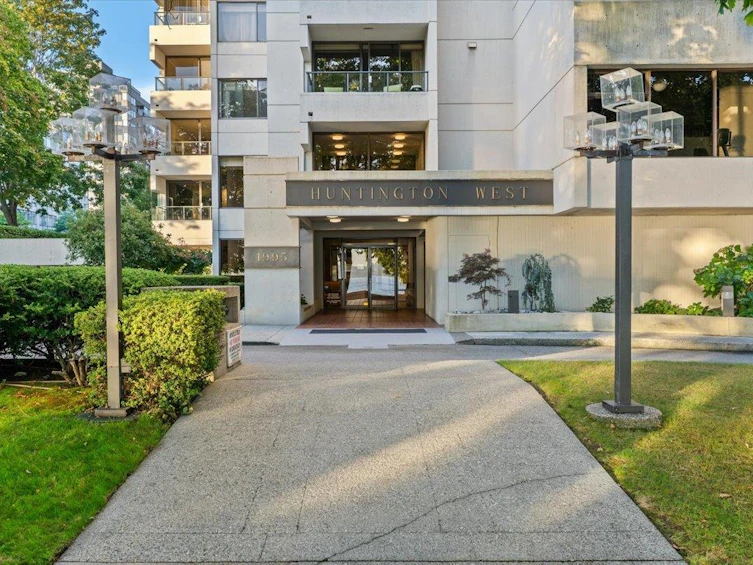 1601-1995 Beach Avenue, Vancouver, BC, V6G 2Y3 - 36