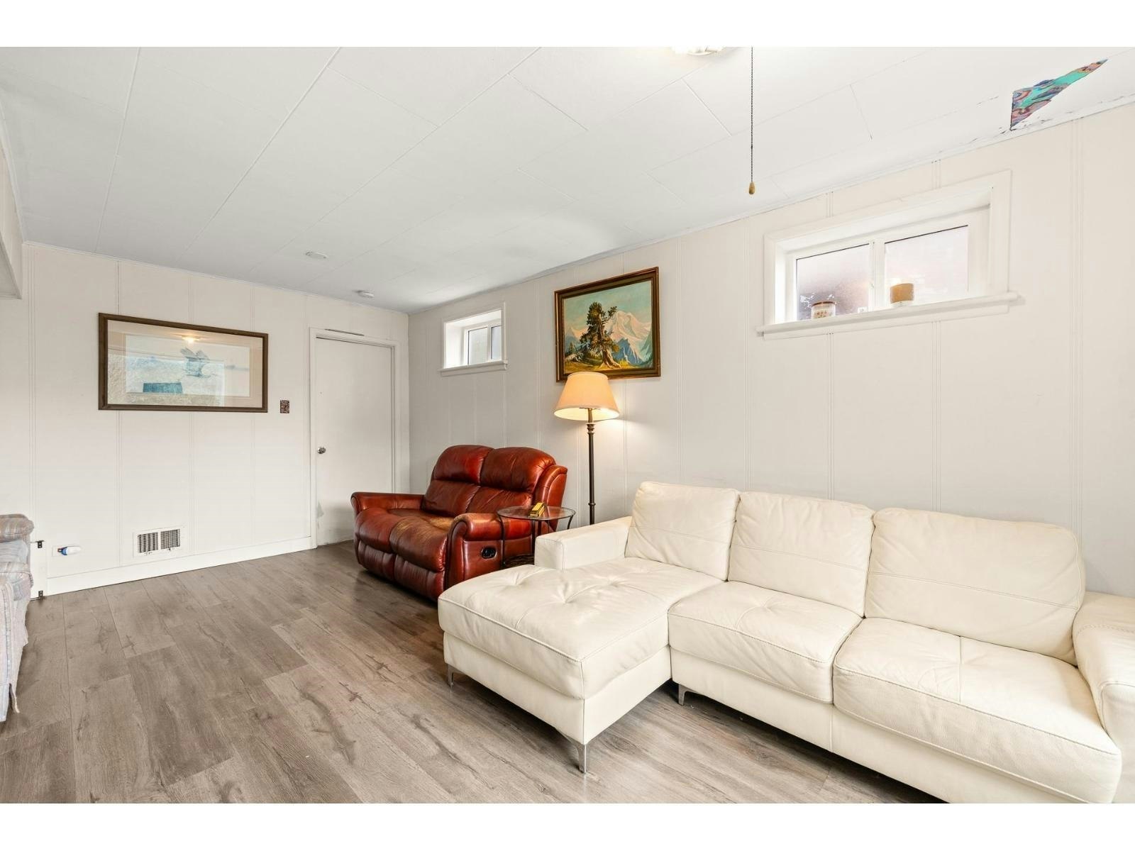 14878 Buena Vista Avenue, Surrey, BC, V4B 1X4 - 12