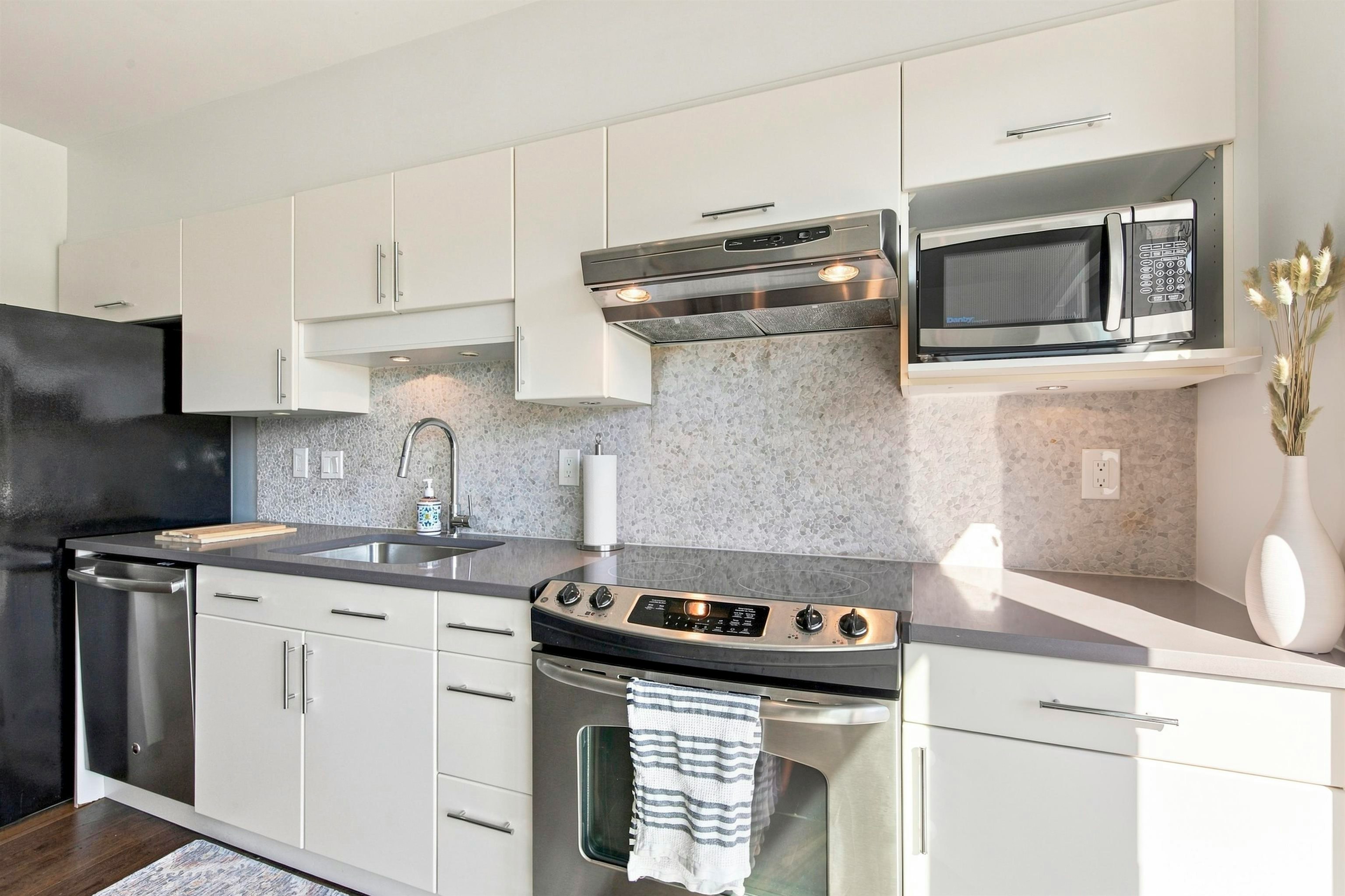 406-1688 Cypress Street, Vancouver, BC, V6J 5J1 - 8