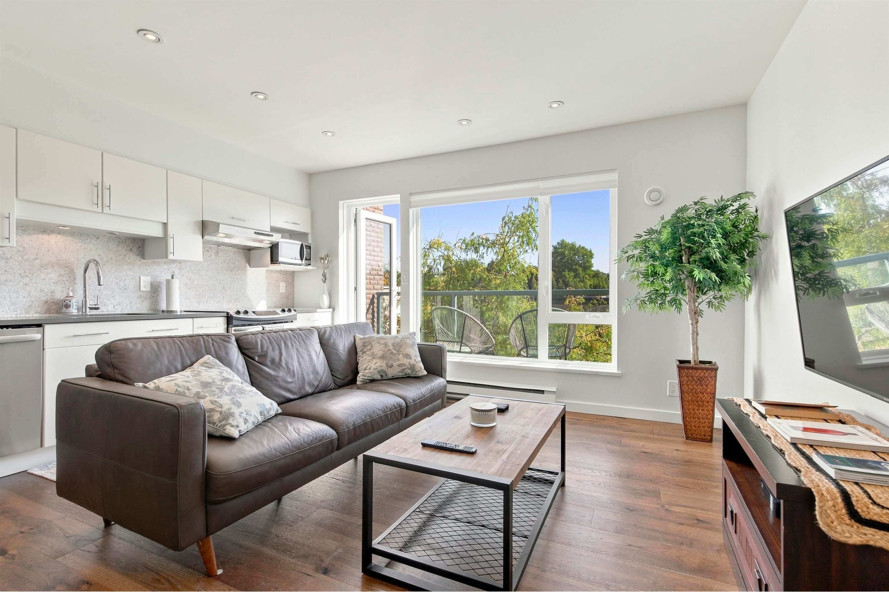 406-1688 Cypress Street Street - 2