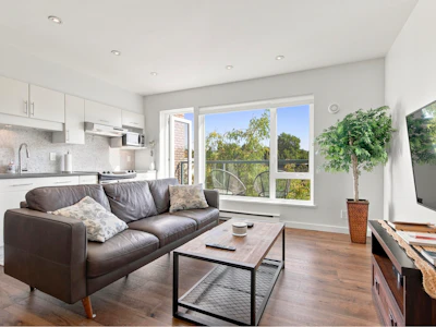406-1688 Cypress Street Street - 2