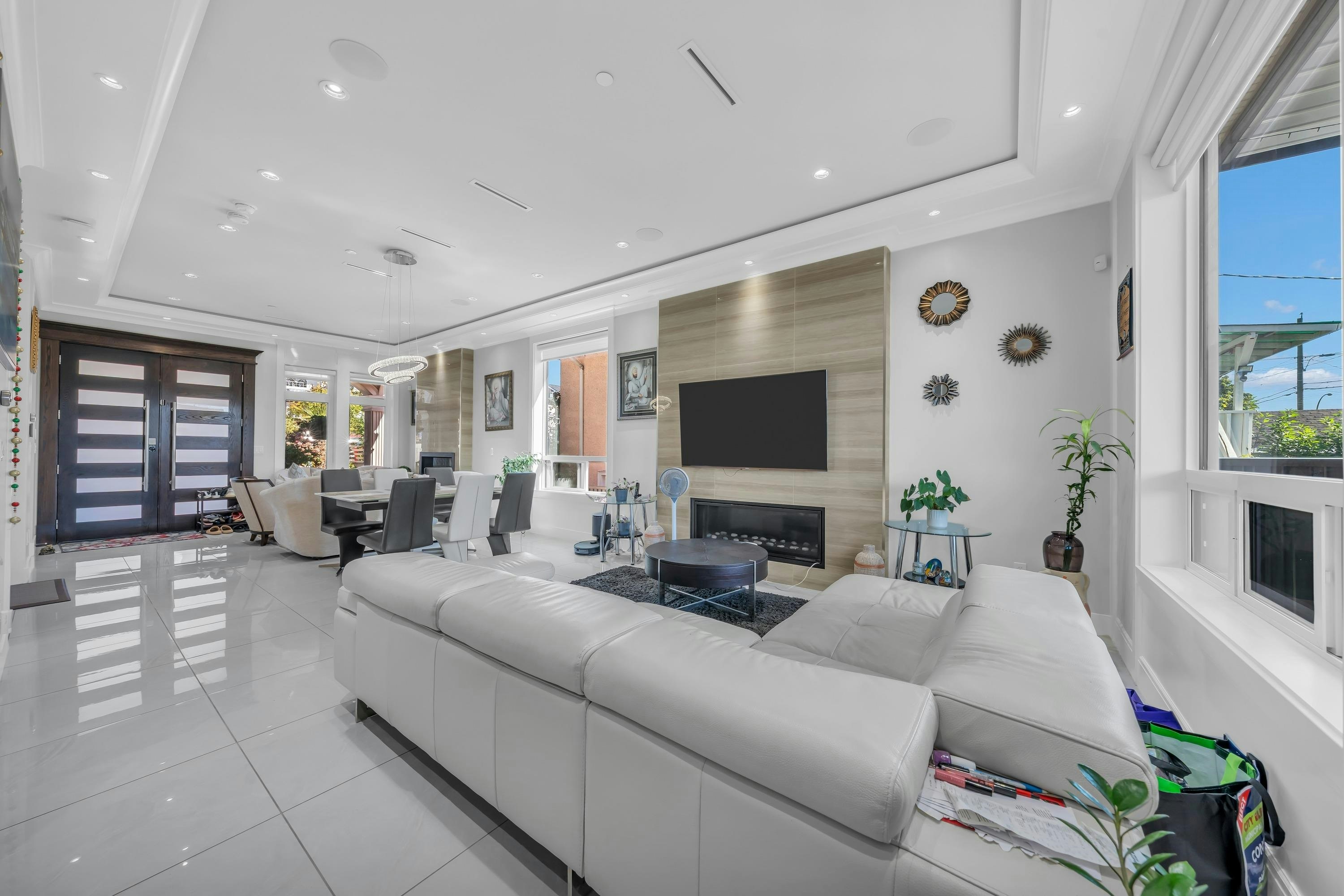 768 E 58th Avenue, Vancouver, BC, V5X 1W3 - 8