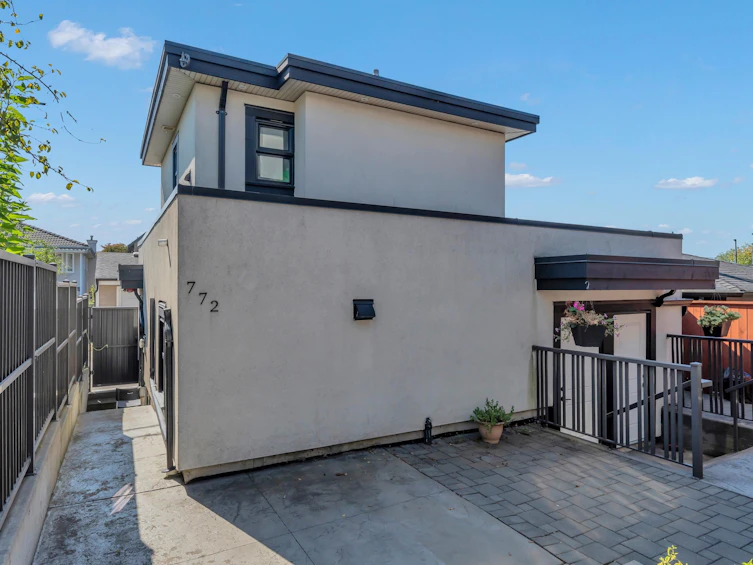 768 E 58th Avenue, Vancouver, BC, V5X 1W3 - 36