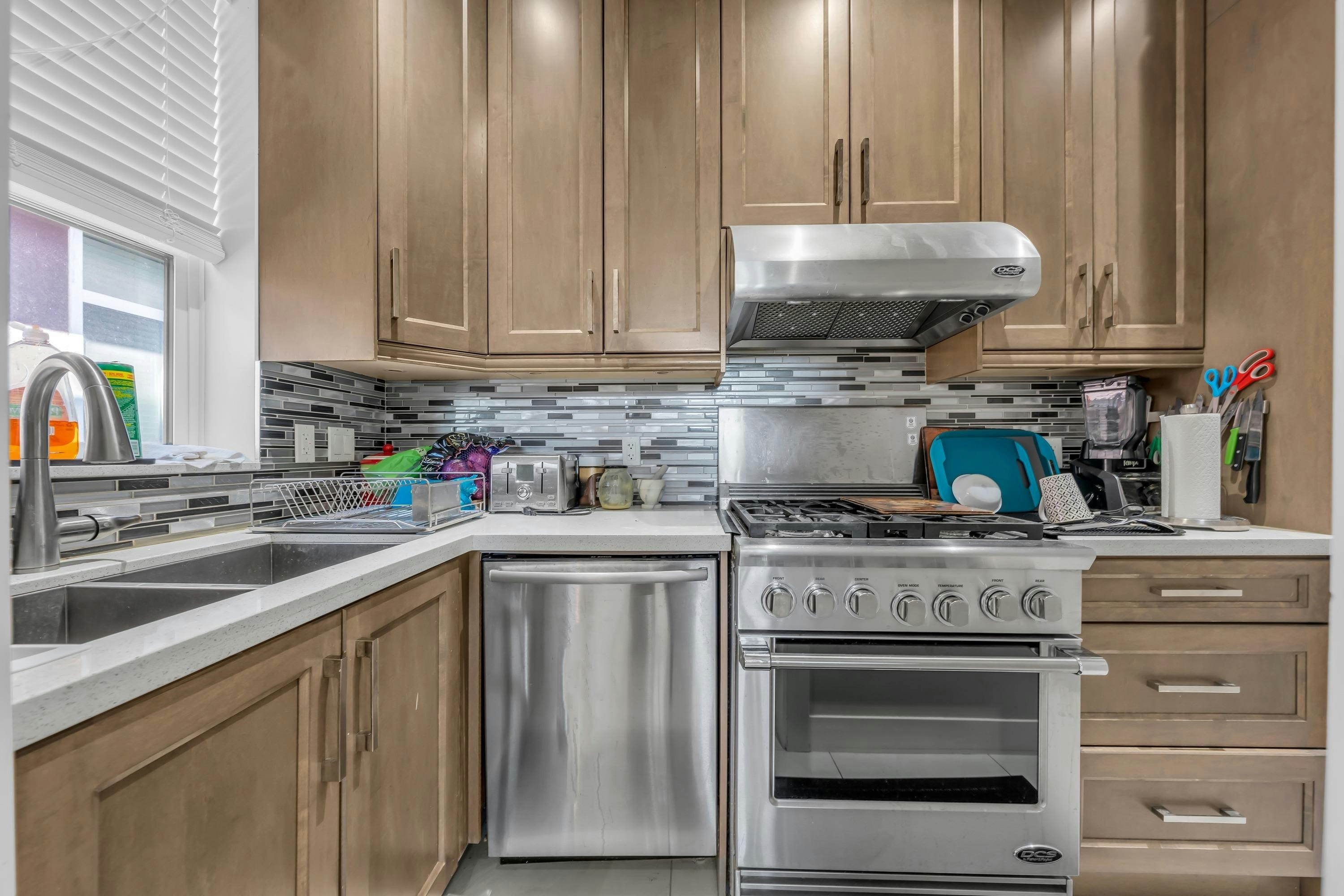 768 E 58th Avenue, Vancouver, BC, V5X 1W3 - 18