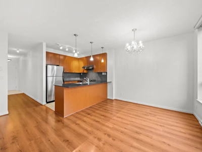 609-7138 Collier Street - 5