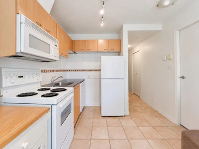 403-1367 Alberni Street - 2