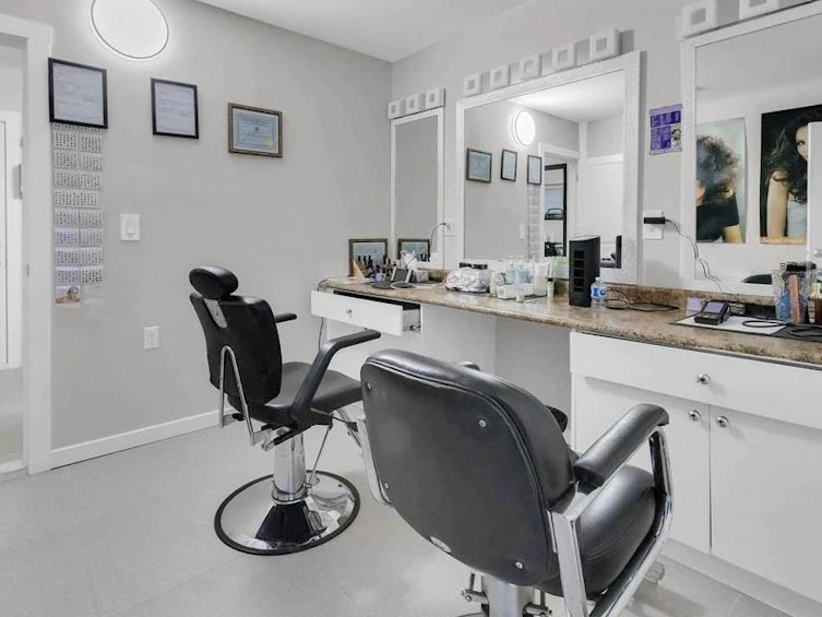 9892 130 Street, Surrey, BC, V3T 3L4 - 4