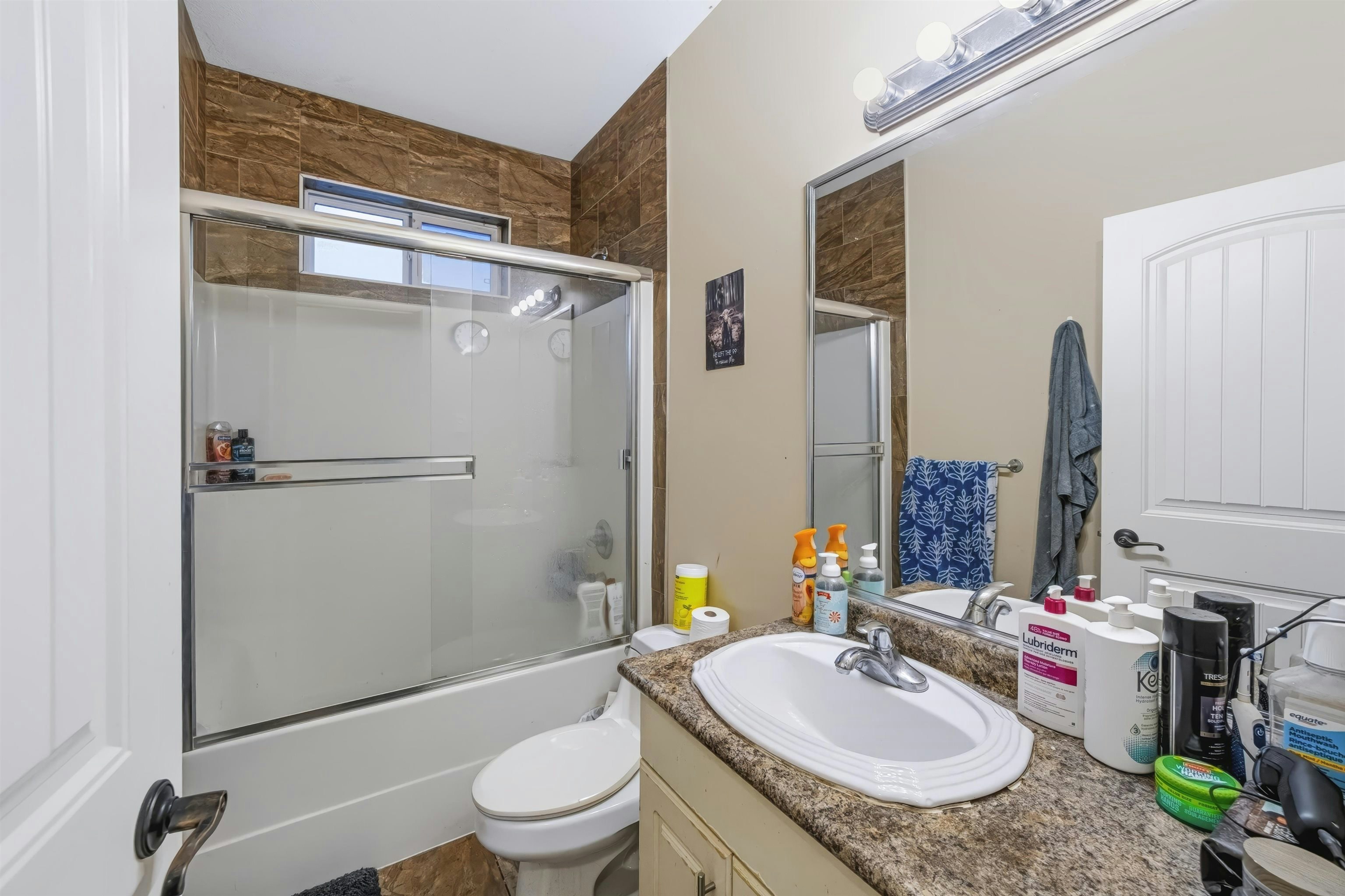 35708 Zanatta Place, Abbotsford, BC, V3G 0B4 - 33
