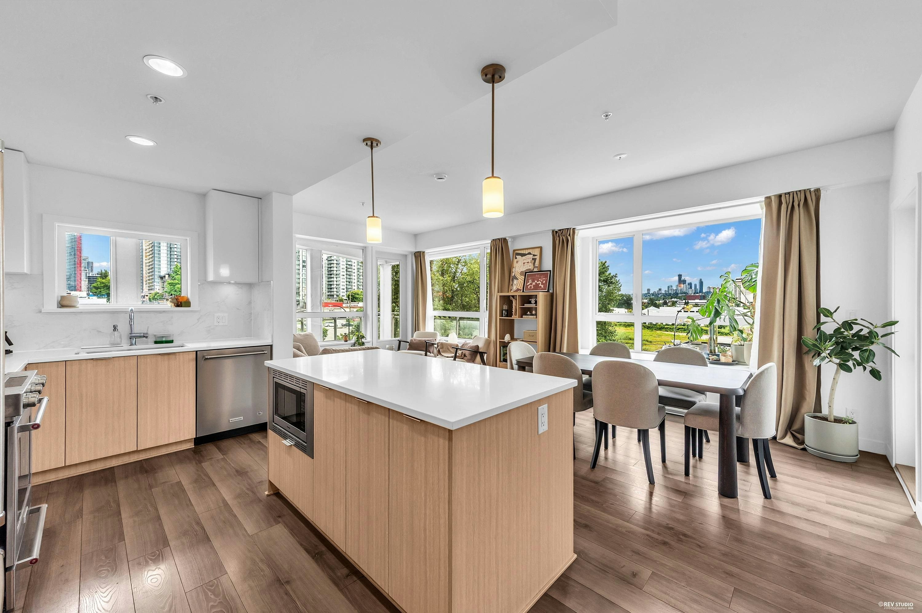 2188 Madison Avenue, Burnaby, BC, V5C 0J8