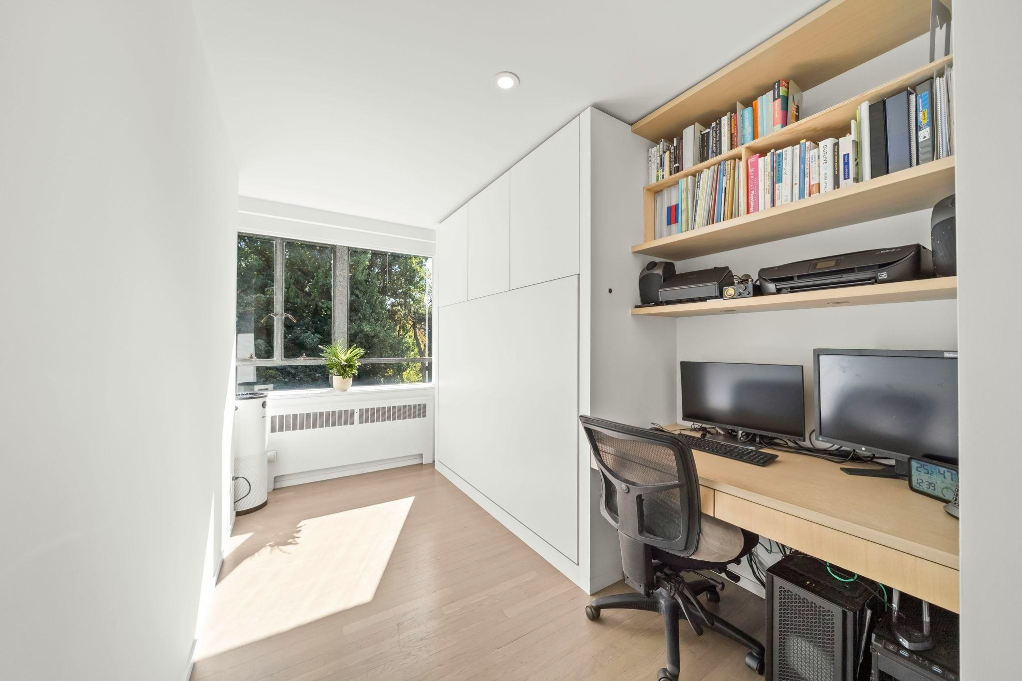 817-1445 Marpole Avenue, Vancouver, BC, V6H 1S5 - 26