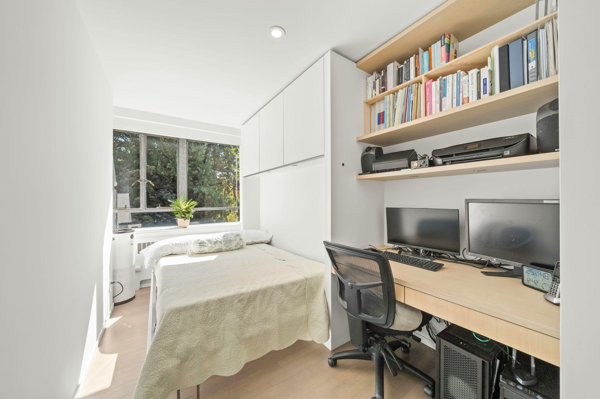 817-1445 Marpole Avenue, Vancouver, BC, V6H 1S5 - 27