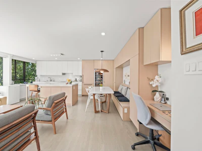 817-1445 Marpole Avenue - 4