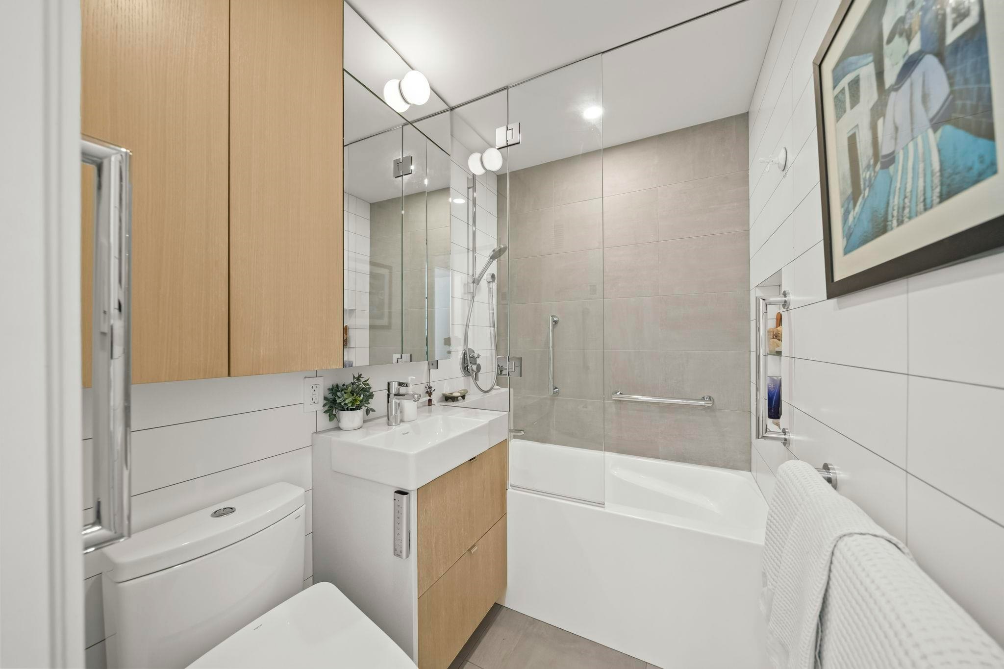 817-1445 Marpole Avenue, Vancouver, BC, V6H 1S5 - 29