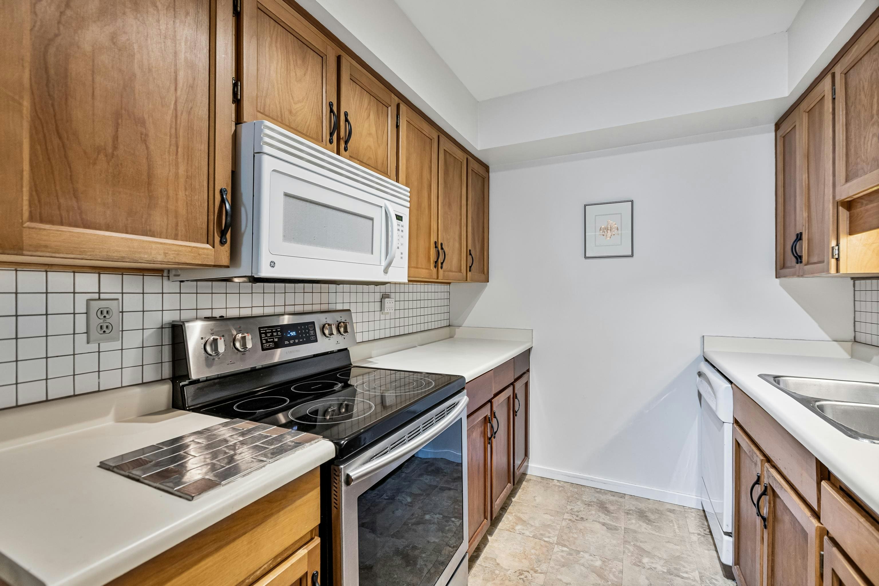 204-1458 Blackwood Street, Surrey, BC, V4B 3V4 - 6
